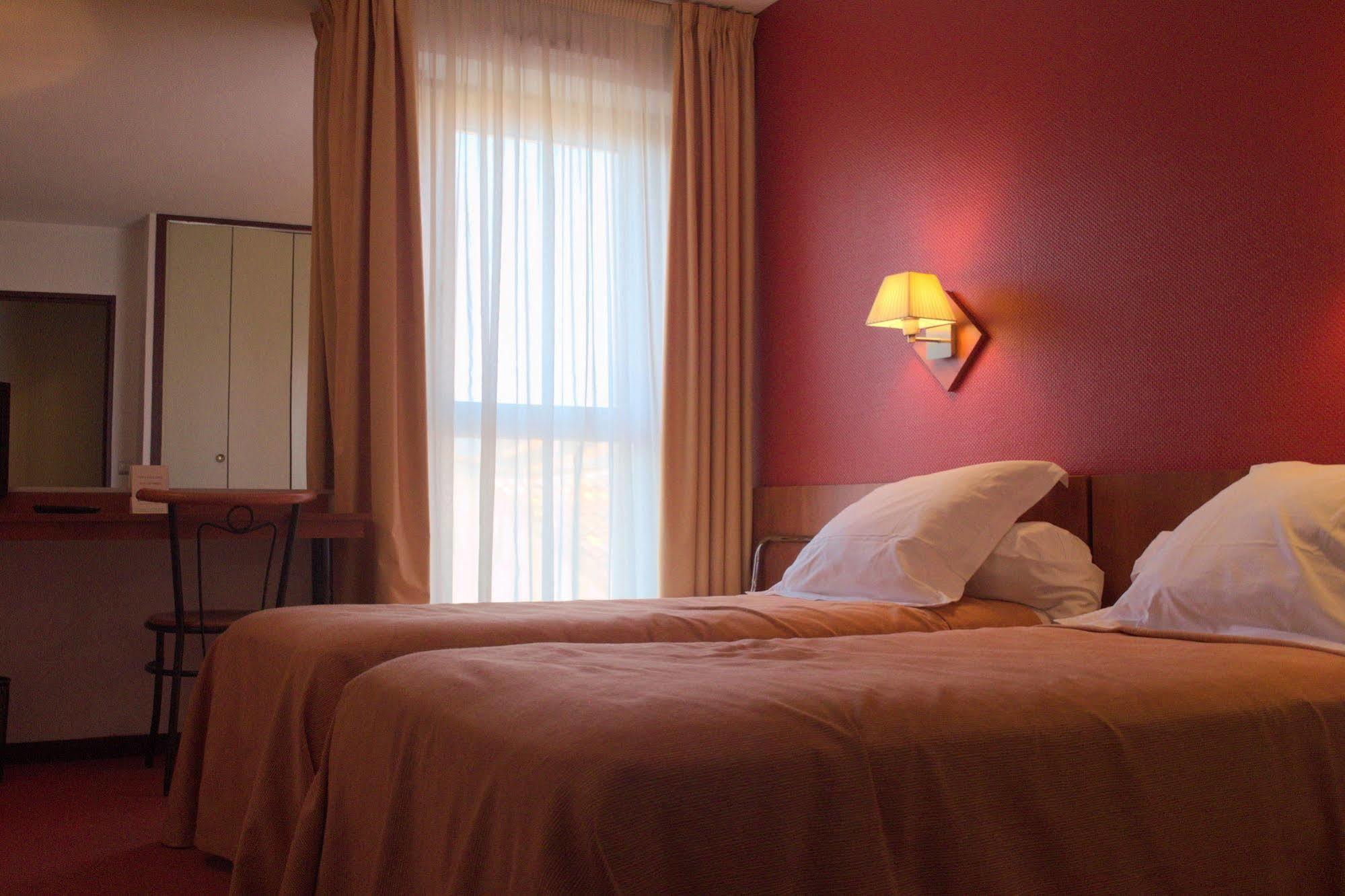 בלנאק Inter-Hotel Toulouse Aeroport מראה חיצוני תמונה