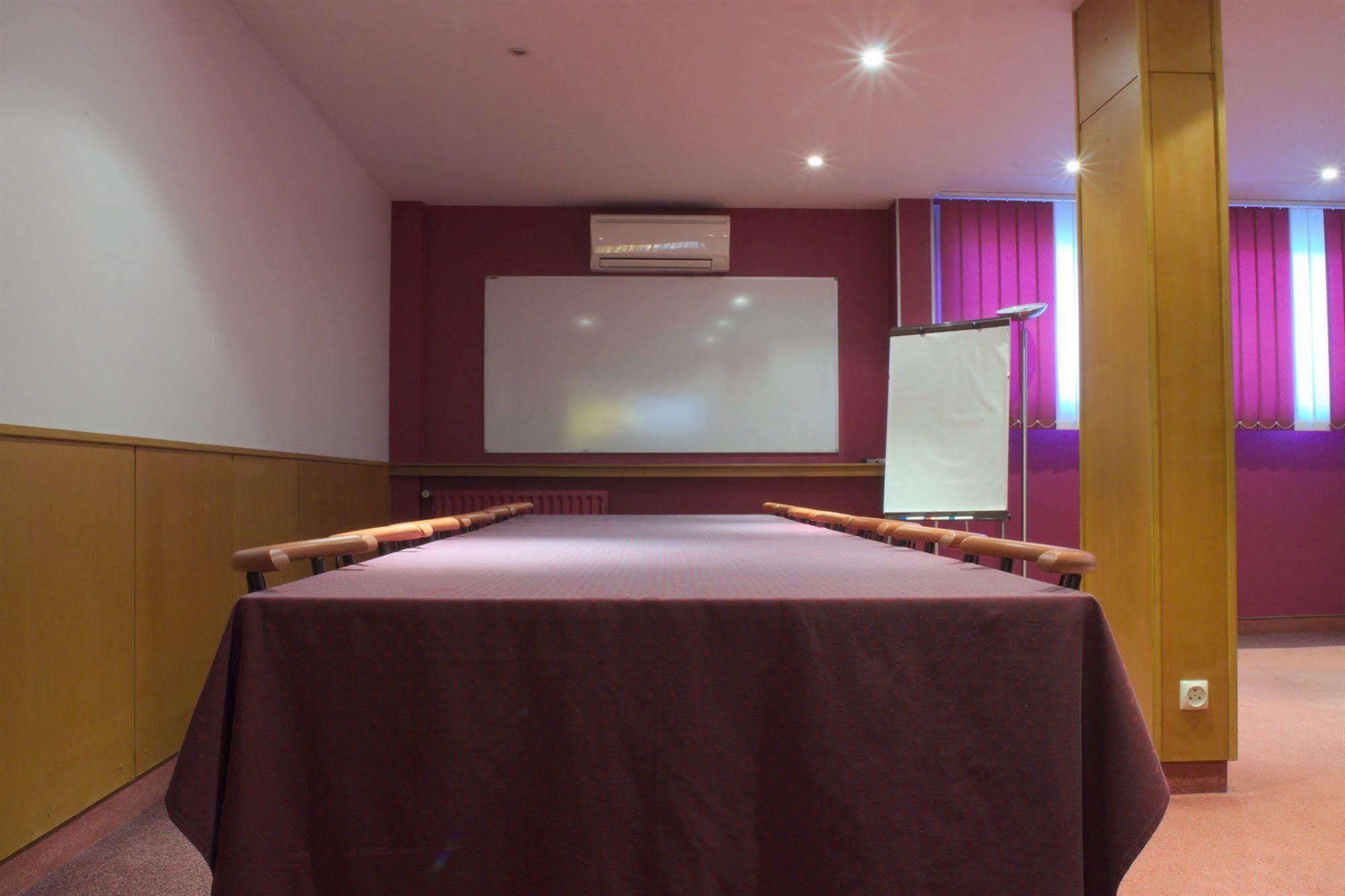 בלנאק Inter-Hotel Toulouse Aeroport מראה חיצוני תמונה